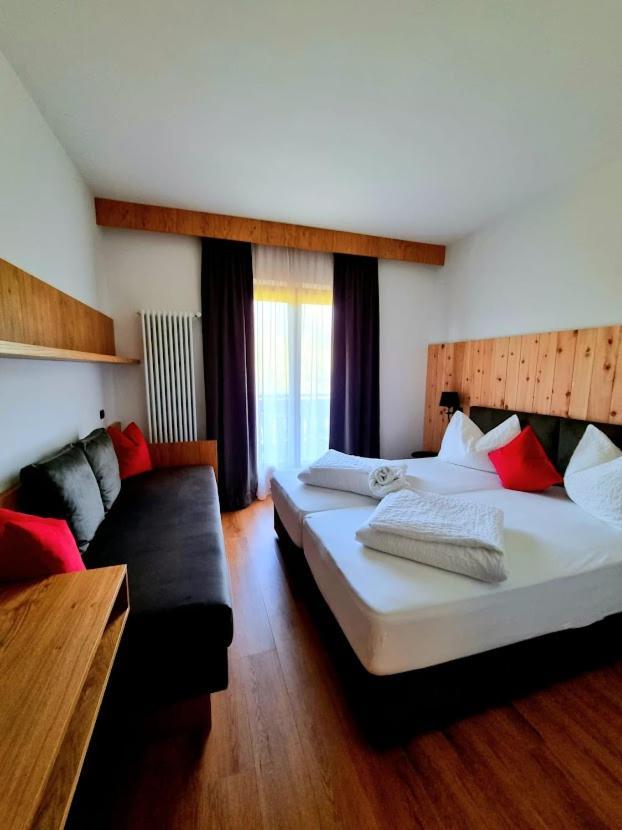 Hotel Brueckenwirt - Al Ponte مونتانا المظهر الخارجي الصورة